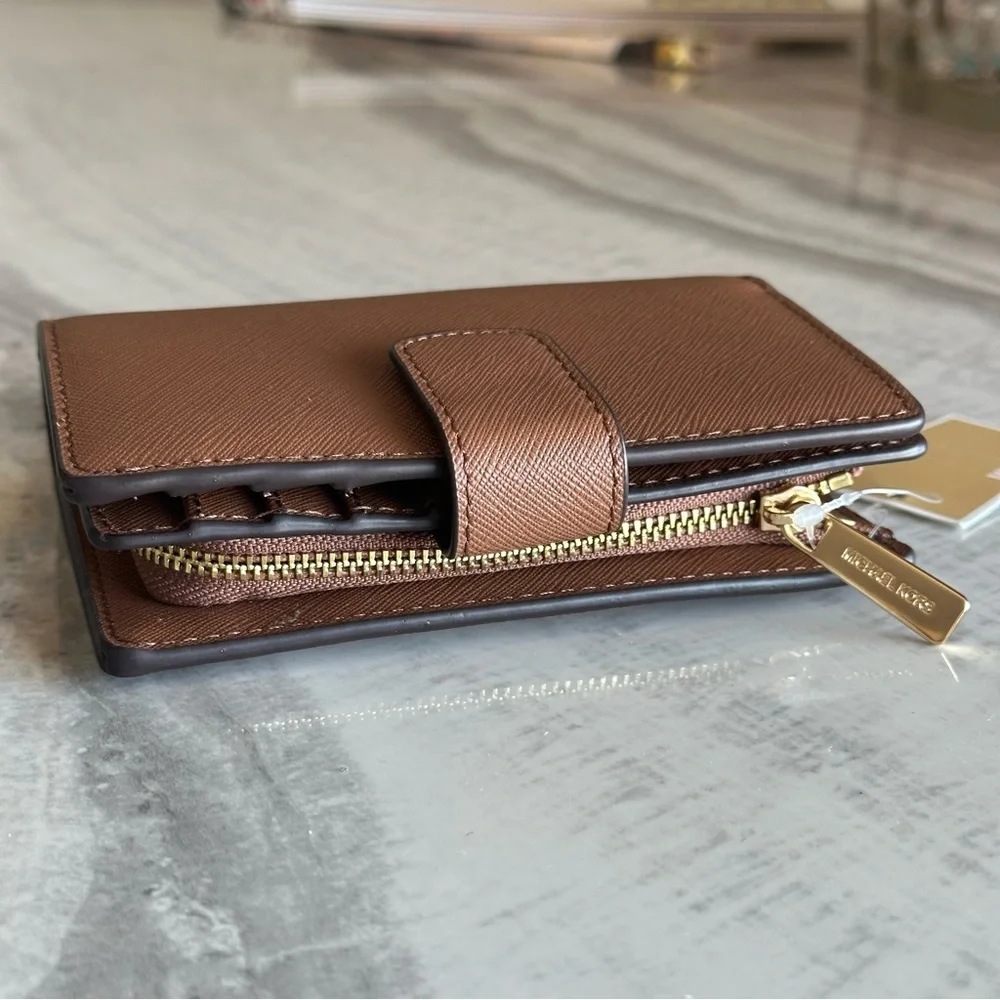 Michael Kors Medium Crossgrain Brown Leather Wallet - Picture 4 of 8